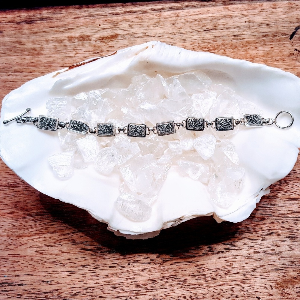 Beautiful Sterling Silver Bracelet! 💕 - Picture 2 of 7